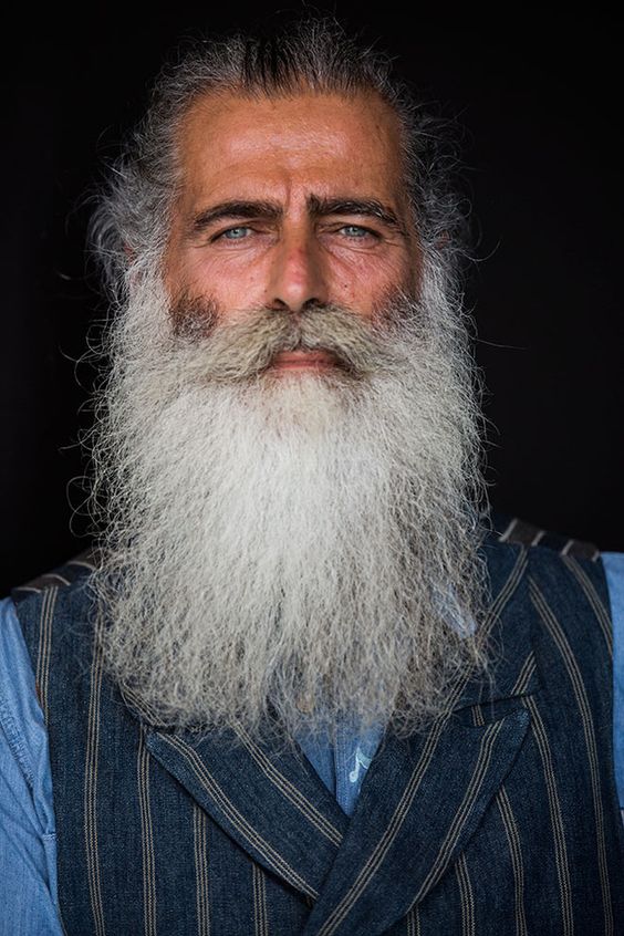 White Beard with Side Taper and Natural Texture