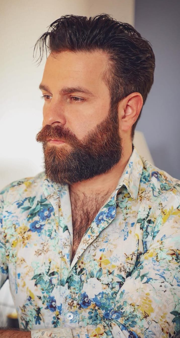 The Color-Tinted Medium Beard: Trendy and Personal