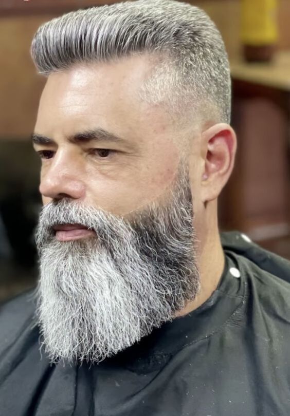 Understated Sophistication: The Short Grey Beard with a Clean Shave Top